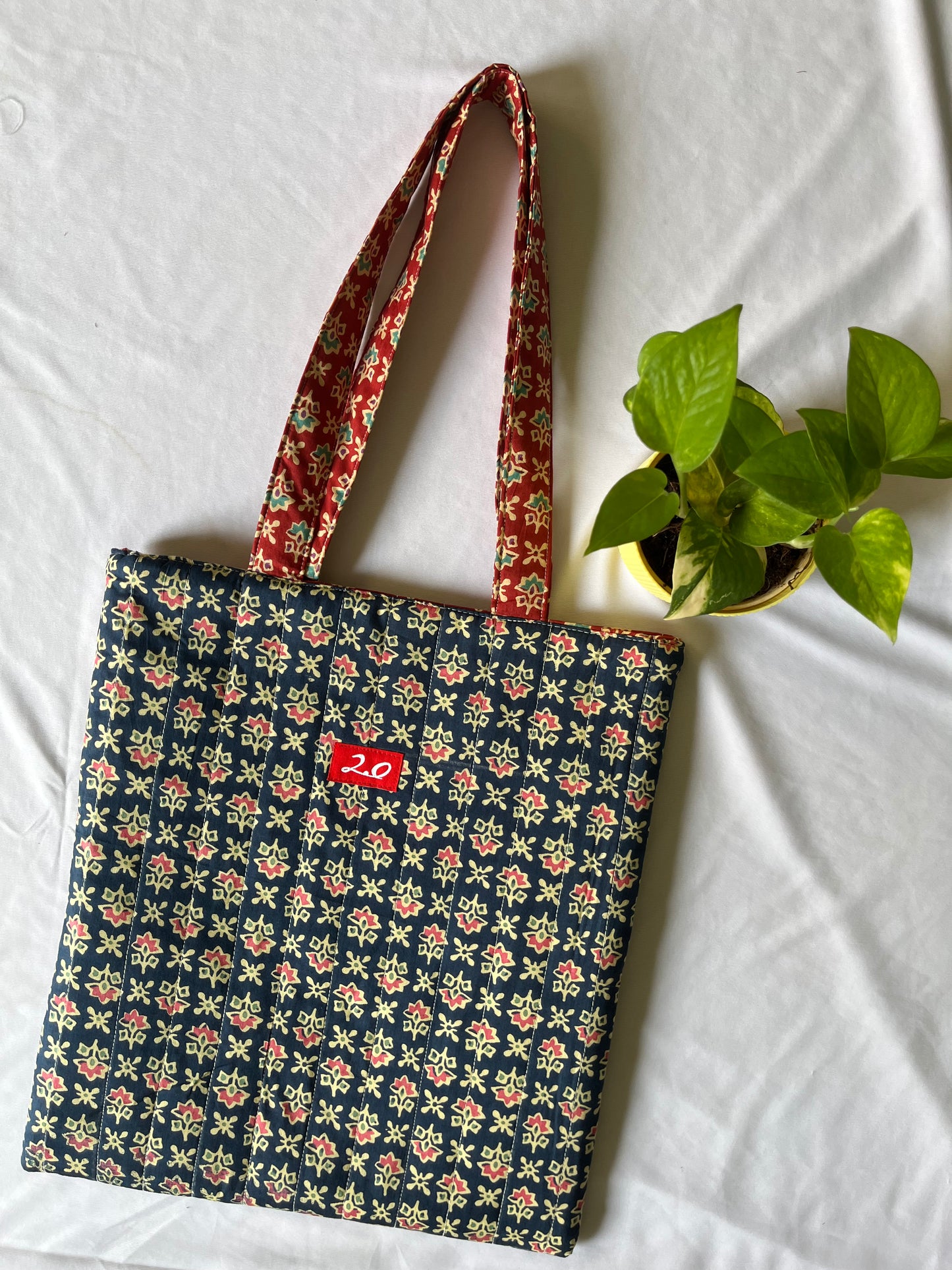 Red Sea Bloom Reversible Tote bag
