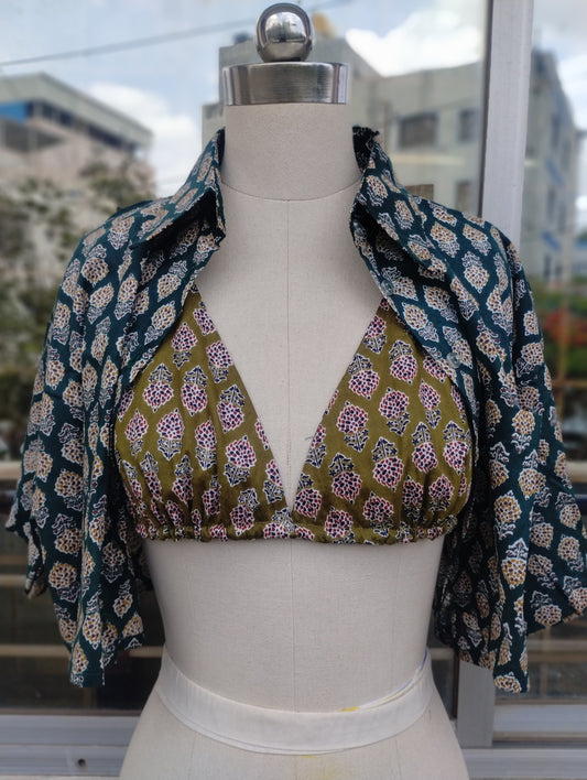 Code combo: Crop shirt + Reversible Bikini Top